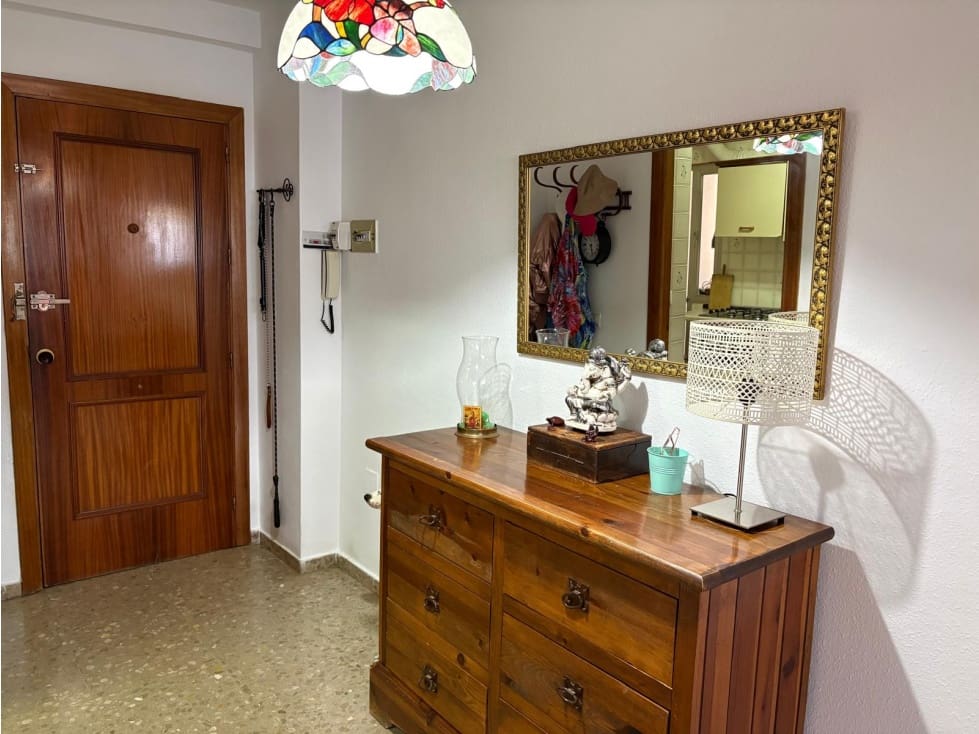 Piso de 3 habitaciones en Estepona en venta - 262.100 € (Ref: 9402756)