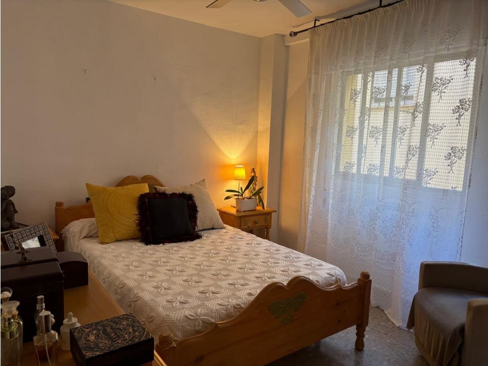 Piso de 3 habitaciones en Estepona en venta - 262.100 € (Ref: 9402756)