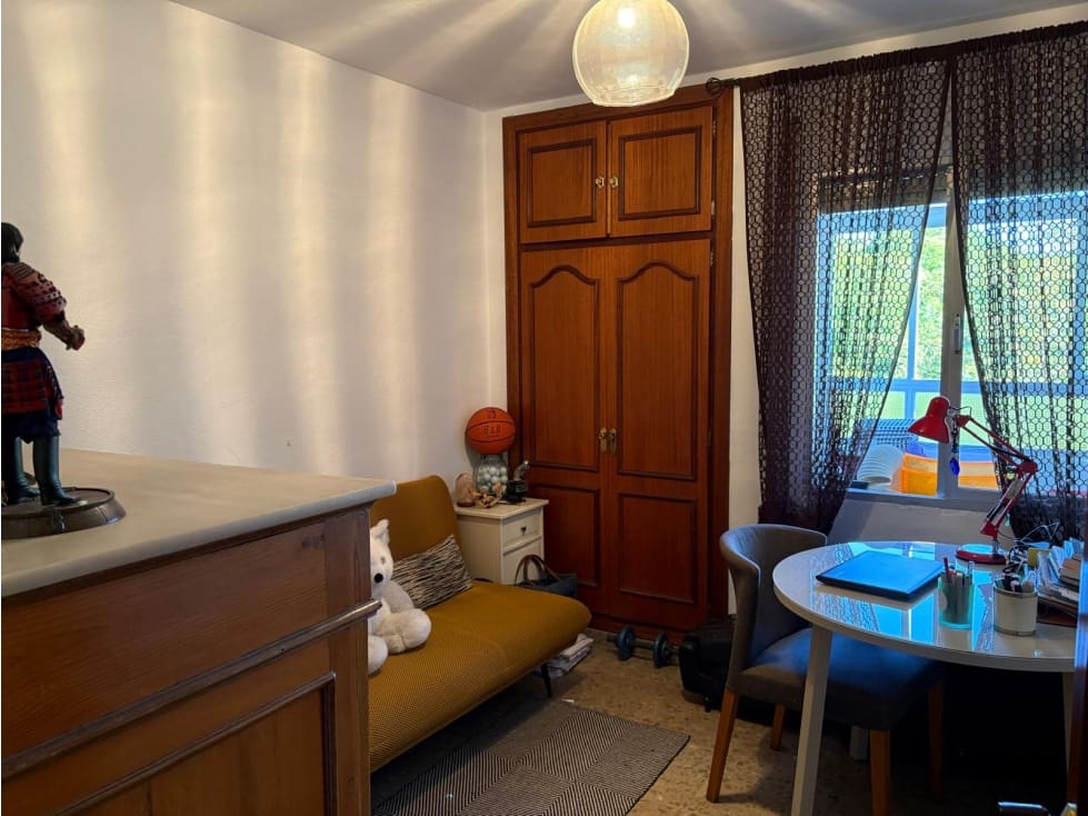 Piso de 3 habitaciones en Estepona en venta - 262.100 € (Ref: 9402756)