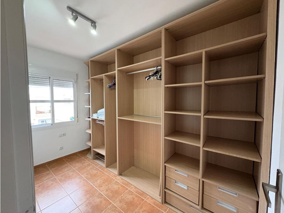 3 soveværelse Byhus til leje i Manilva - € 1.100 (Ref: 9567919)