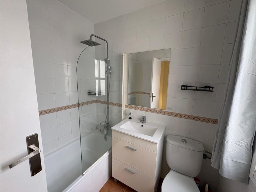 3 soveværelse Byhus til leje i Manilva - € 1.100 (Ref: 9567919)