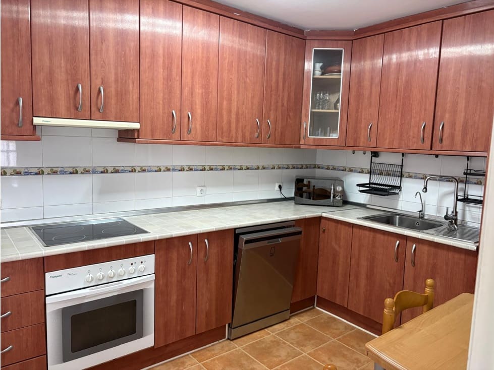 3 soveværelse Byhus til leje i Manilva - € 1.100 (Ref: 9567919)