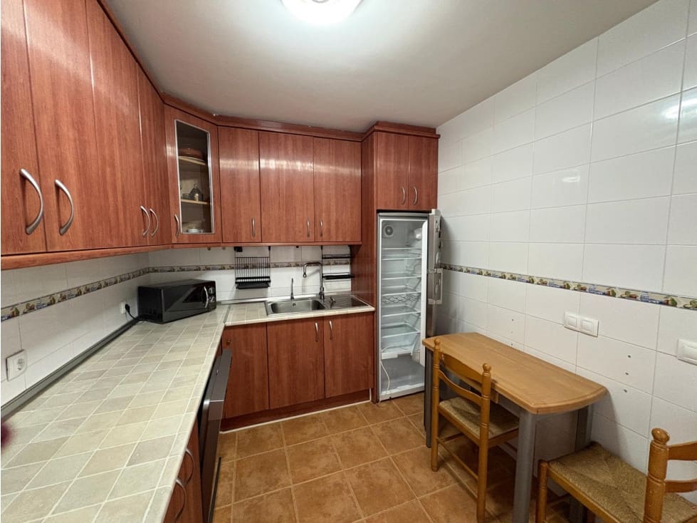 3 soveværelse Byhus til leje i Manilva - € 1.100 (Ref: 9567919)