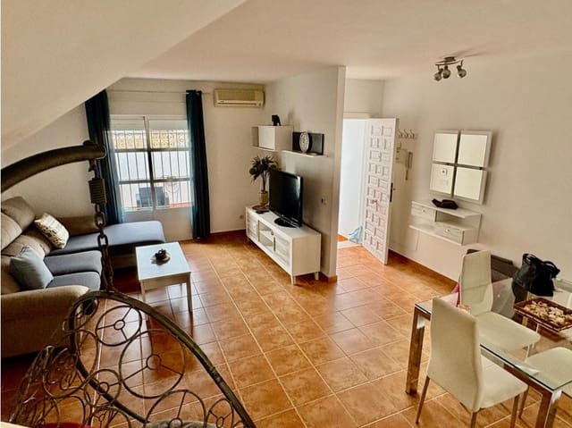 3 soveværelse Byhus til leje i Manilva - € 1.100 (Ref: 9567919)