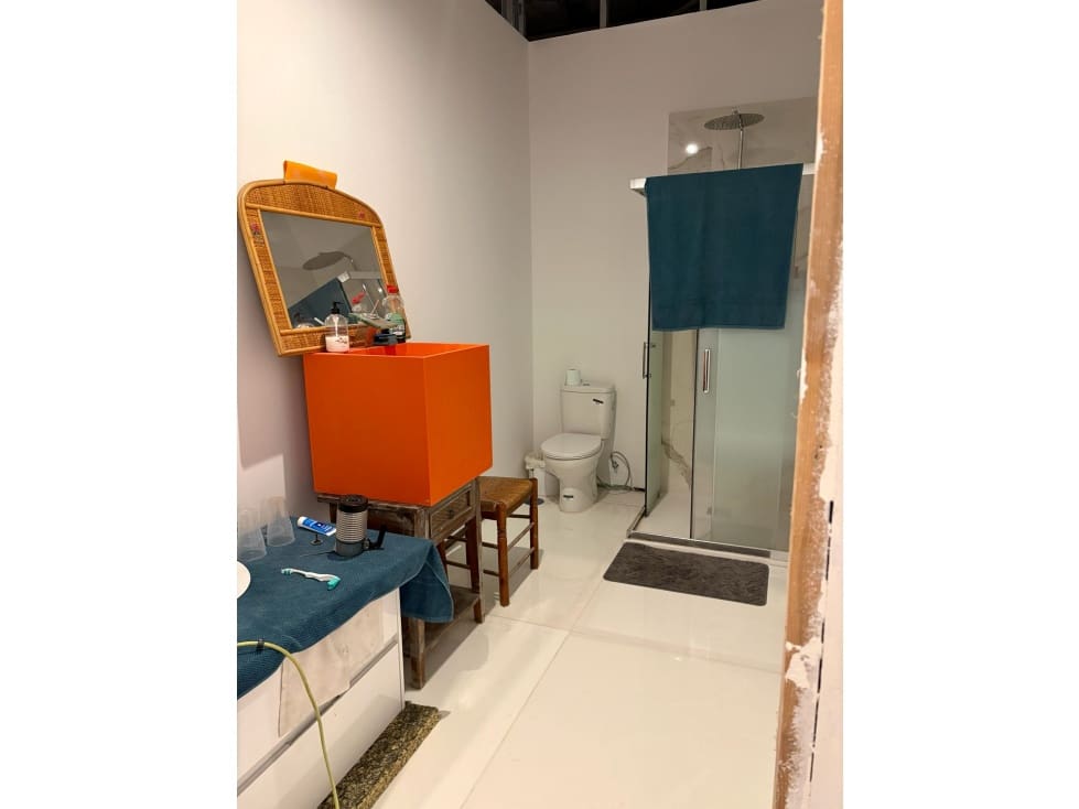 Kaupallinen myytävänä paikassa Estepona mukana uima-altaan - 360 000 € (Ref: 9610699)