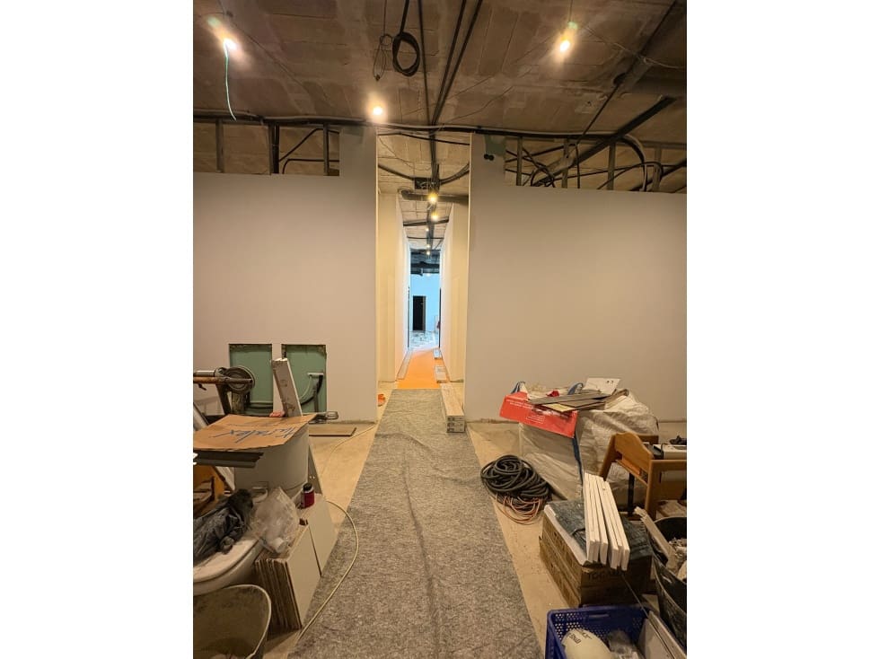 Kaupallinen myytävänä paikassa Estepona mukana uima-altaan - 360 000 € (Ref: 9610699)