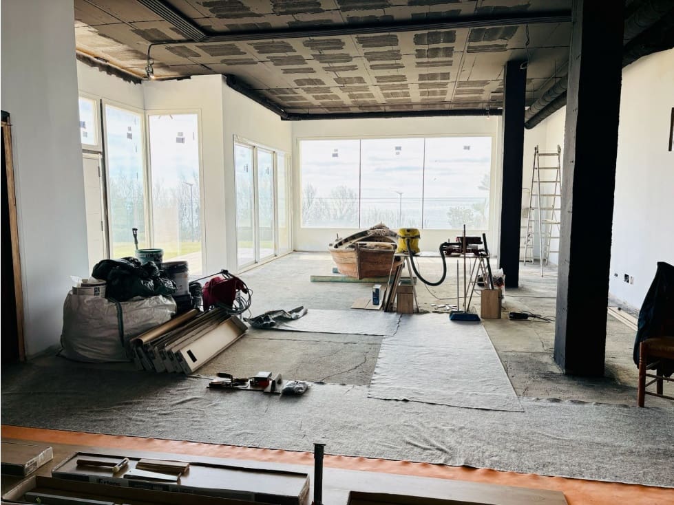 Kaupallinen myytävänä paikassa Estepona mukana uima-altaan - 360 000 € (Ref: 9610699)