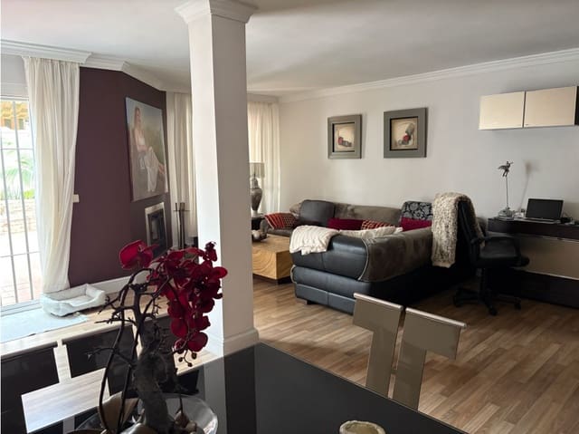 3 camera da letto Casa in vendita in Estepona con piscina - 740.000 € (Rif: 9638953)