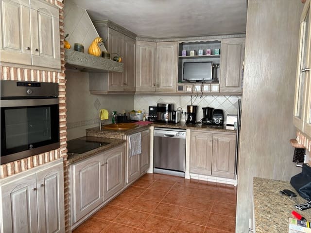 3 camera da letto Casa in vendita in Estepona con piscina - 740.000 € (Rif: 9638953)