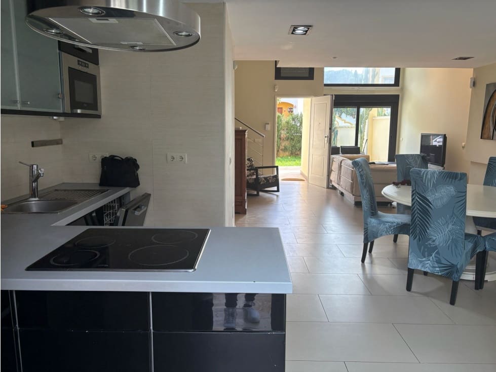 4 chambre Maison de Ville à vendre à Estepona avec piscine - 560 000 € (Ref: 9660777)