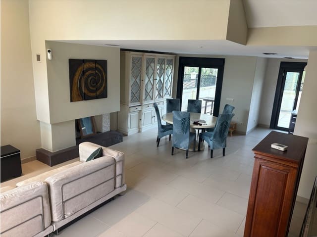 4 chambre Maison de Ville à vendre à Estepona avec piscine - 560 000 € (Ref: 9660777)