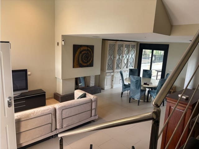 4 chambre Maison de Ville à vendre à Estepona avec piscine - 560 000 € (Ref: 9660777)