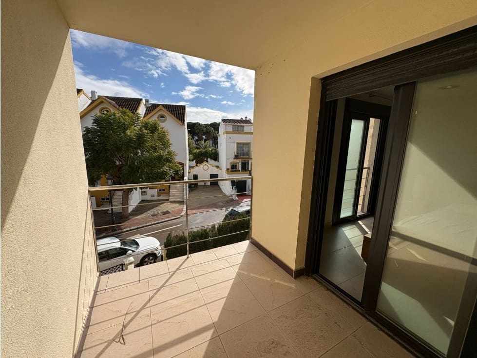 4 chambre Maison de Ville à vendre à Estepona avec piscine - 560 000 € (Ref: 9660777)