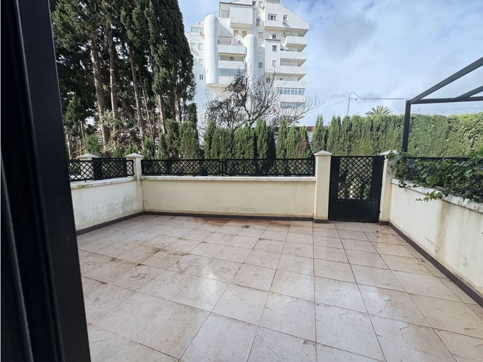 4 chambre Maison de Ville à vendre à Estepona avec piscine - 560 000 € (Ref: 9660777)