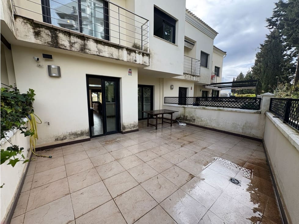 4 chambre Maison de Ville à vendre à Estepona avec piscine - 560 000 € (Ref: 9660777)