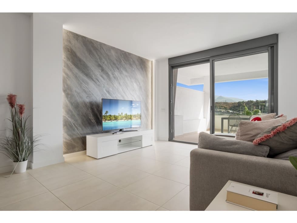 2 bedroom Penthouse for sale in Estepona - € 495,000 (Ref: 9669780)