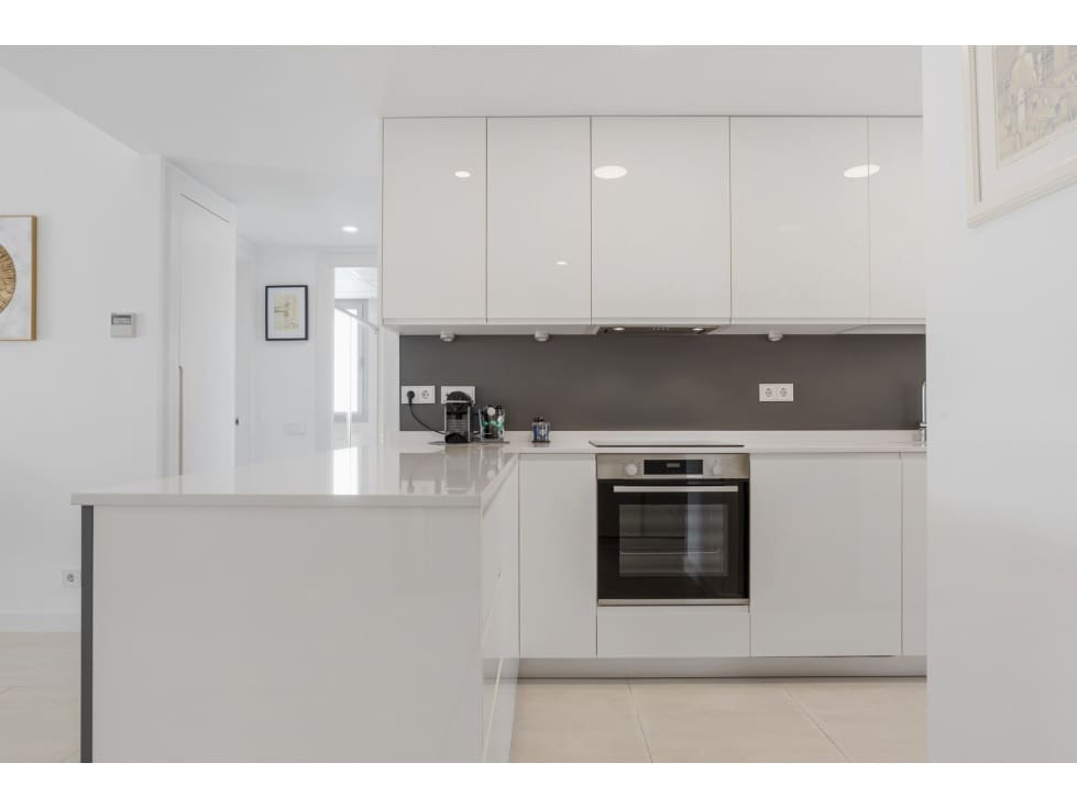 2 bedroom Penthouse for sale in Estepona - € 495,000 (Ref: 9669780)