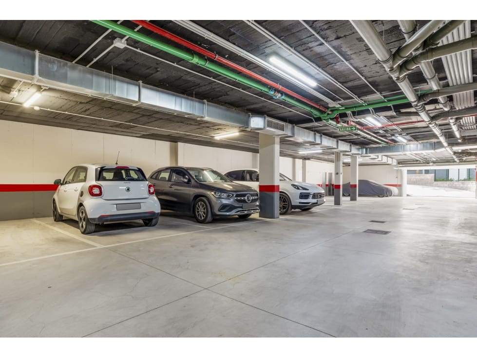 2 bedroom Penthouse for sale in Estepona - € 495,000 (Ref: 9669780)