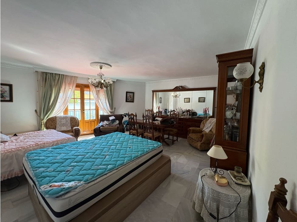 5 slaapkamer Huis te koop in Estepona - € 900.000 (Ref: 9676659)