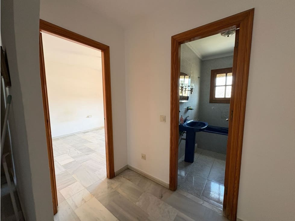 5 slaapkamer Huis te koop in Estepona - € 900.000 (Ref: 9676659)