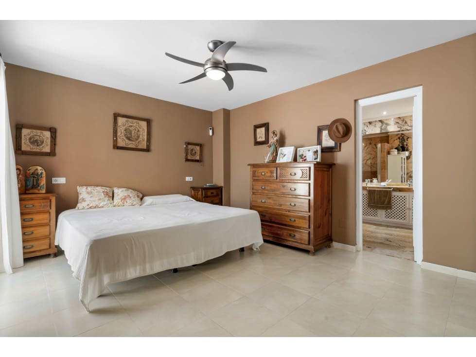 3 sovrum Lägenhet till salu i Nueva Andalucia med pool - 630 000 € (Ref: 9682260)