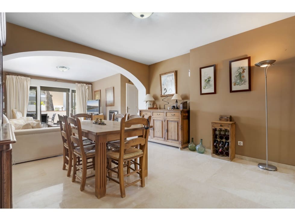 3 sovrum Lägenhet till salu i Nueva Andalucia med pool - 630 000 € (Ref: 9682260)