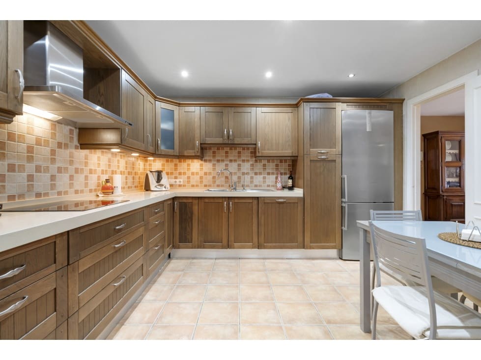 3 sovrum Lägenhet till salu i Nueva Andalucia med pool - 630 000 € (Ref: 9682260)