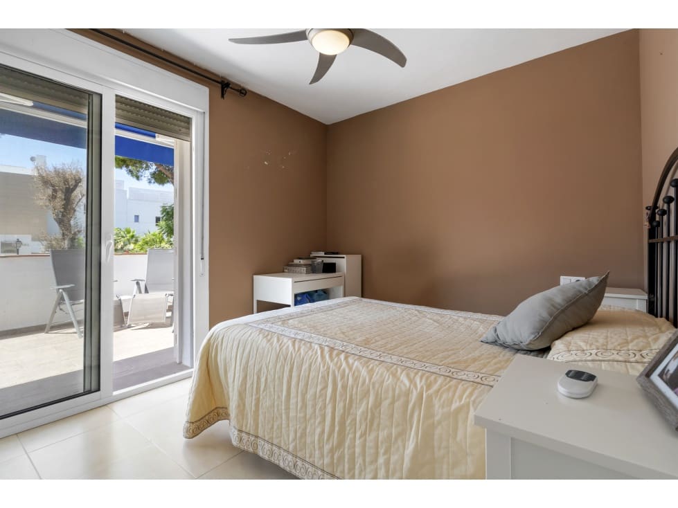 3 sovrum Lägenhet till salu i Nueva Andalucia med pool - 630 000 € (Ref: 9682260)