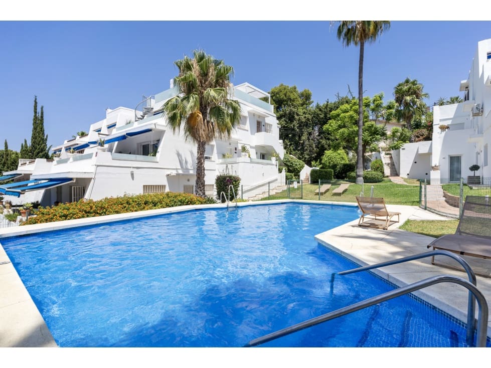 3 sovrum Lägenhet till salu i Nueva Andalucia med pool - 630 000 € (Ref: 9682260)