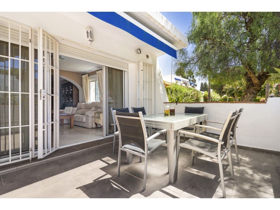 3 sovrum Lägenhet till salu i Nueva Andalucia med pool - 630 000 € (Ref: 9682260)