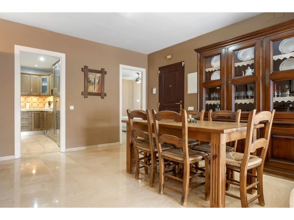 3 sovrum Lägenhet till salu i Nueva Andalucia med pool - 630 000 € (Ref: 9682260)