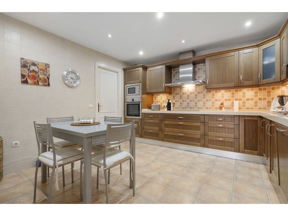 3 sovrum Lägenhet till salu i Nueva Andalucia med pool - 630 000 € (Ref: 9682260)