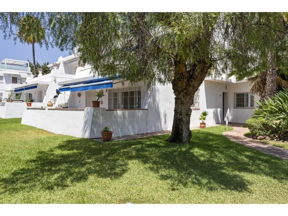 3 sovrum Lägenhet till salu i Nueva Andalucia med pool - 630 000 € (Ref: 9682260)
