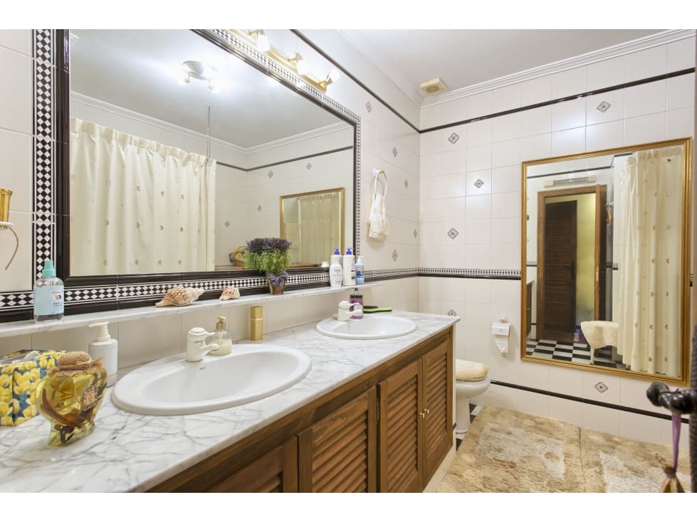 Casa de 3 habitaciones en Benahavís en venta - 375.000 € (Ref: 9682261)