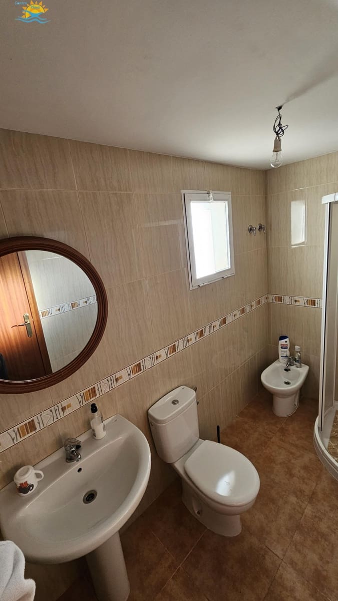 4 bedroom Villa for sale in Valencia city with garage - € 100,000 (Ref: 9117251)