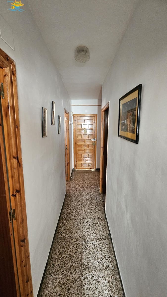 4 bedroom Villa for sale in Valencia city with garage - € 100,000 (Ref: 9117251)