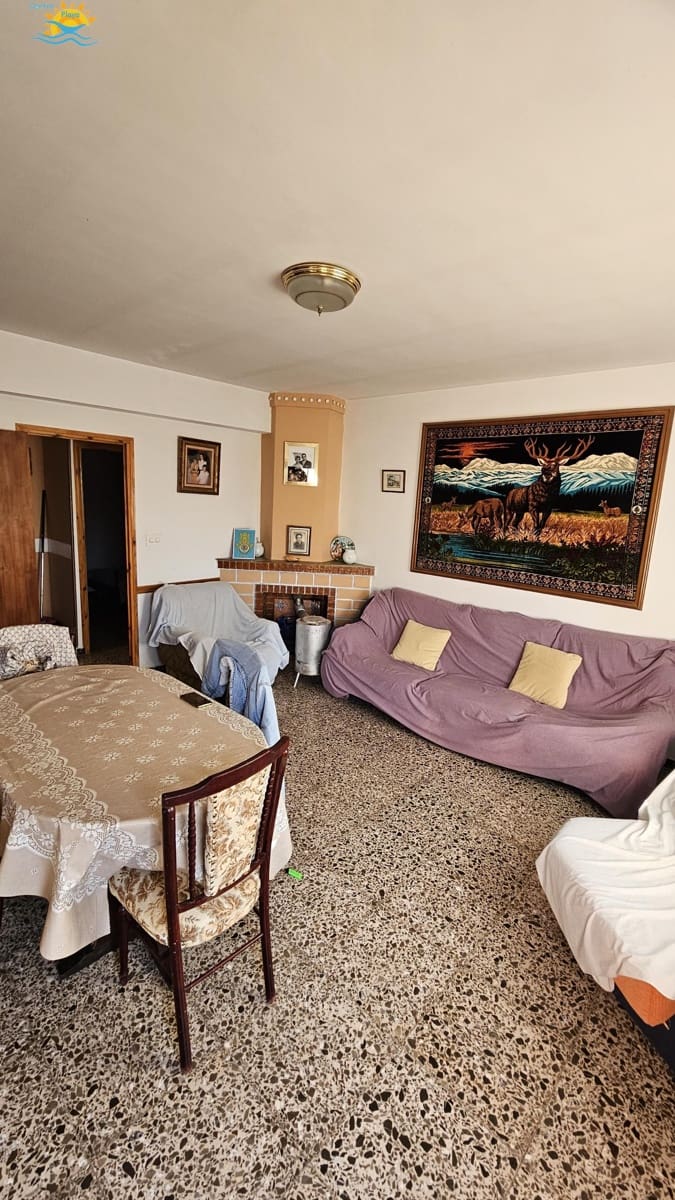 4 bedroom Villa for sale in Valencia city with garage - € 100,000 (Ref: 9117251)