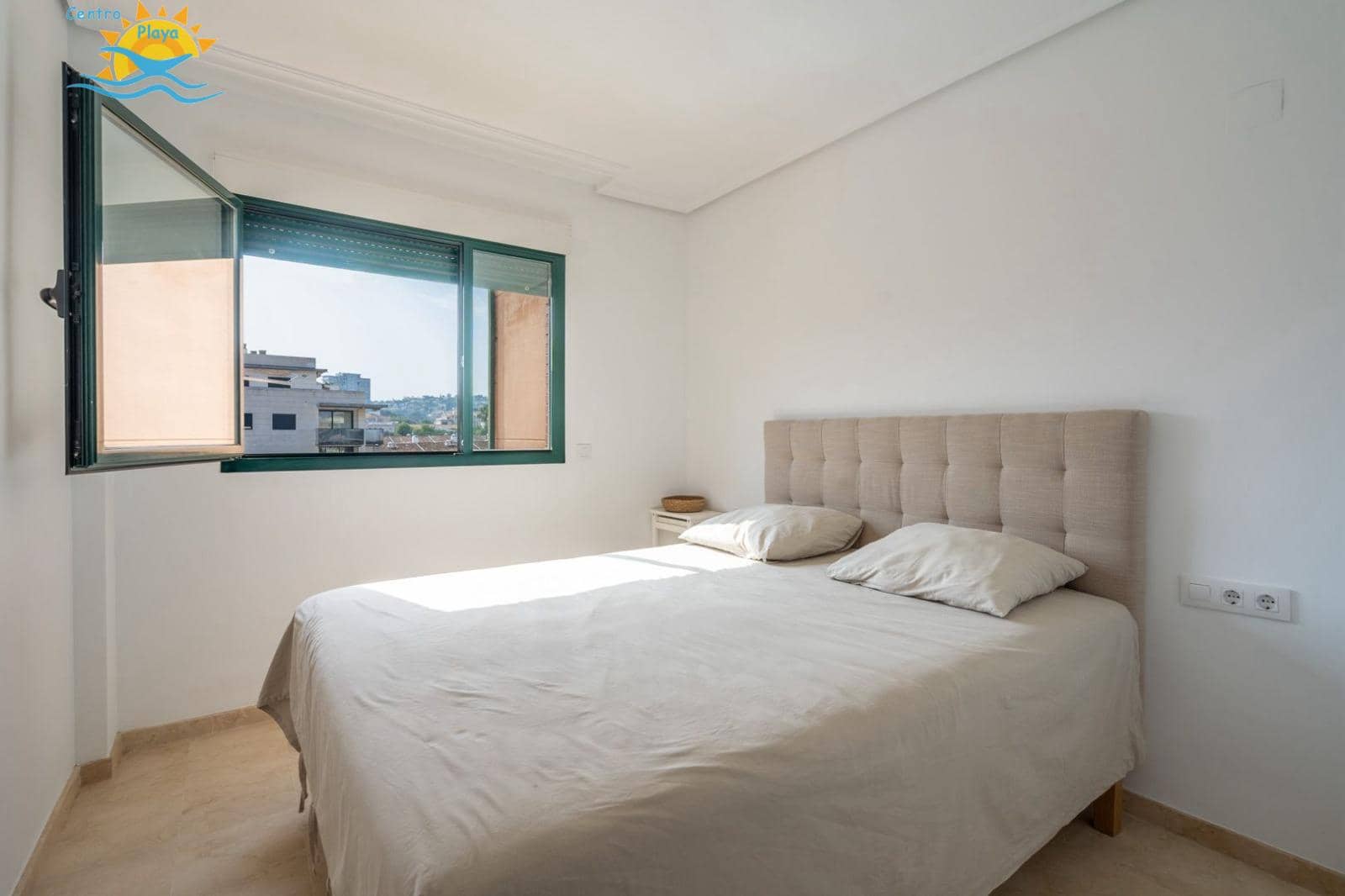 Apartamento de 3 habitaciones en Dénia en venta con piscina garaje - 420.000 € (Ref: 9236261)