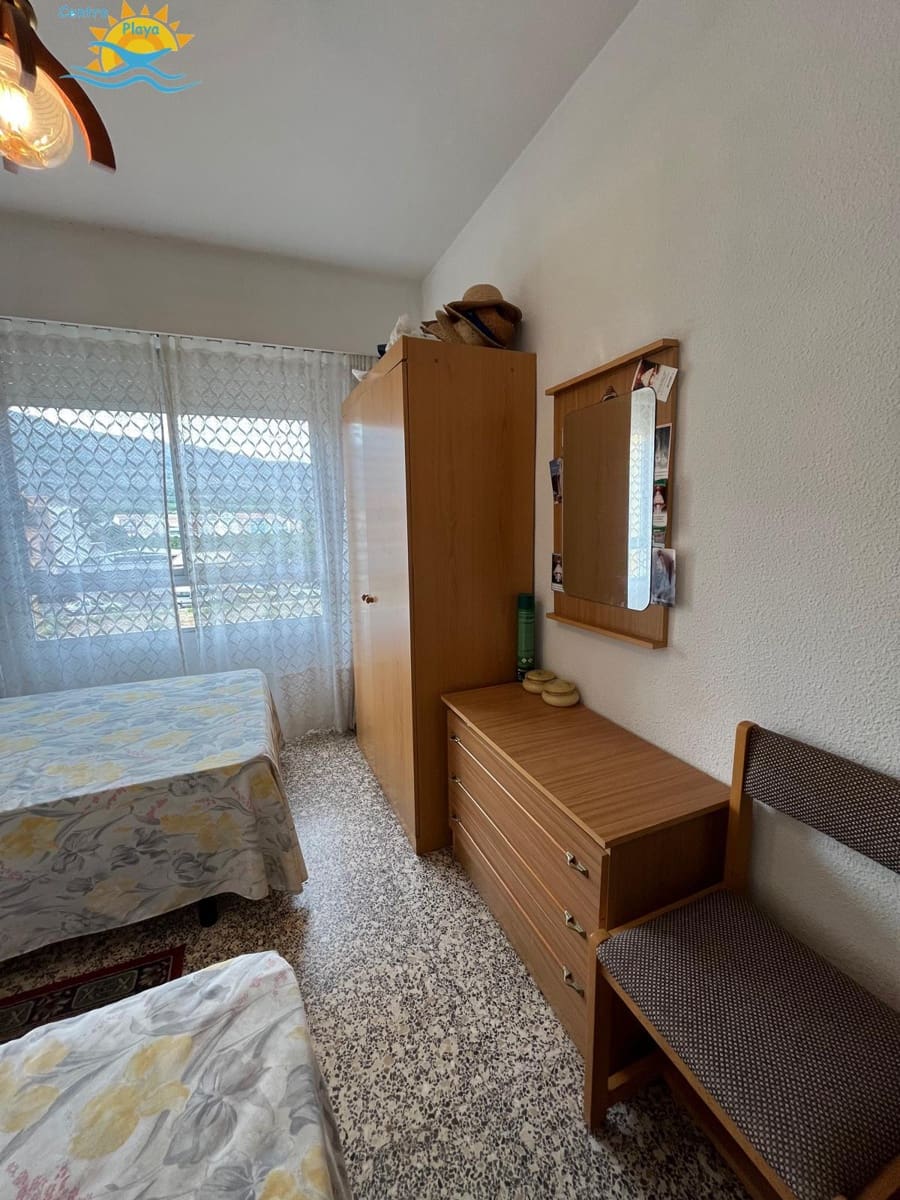 4 slaapkamer Flat te koop in Oropesa  - € 120.000 (Ref: 9386932)