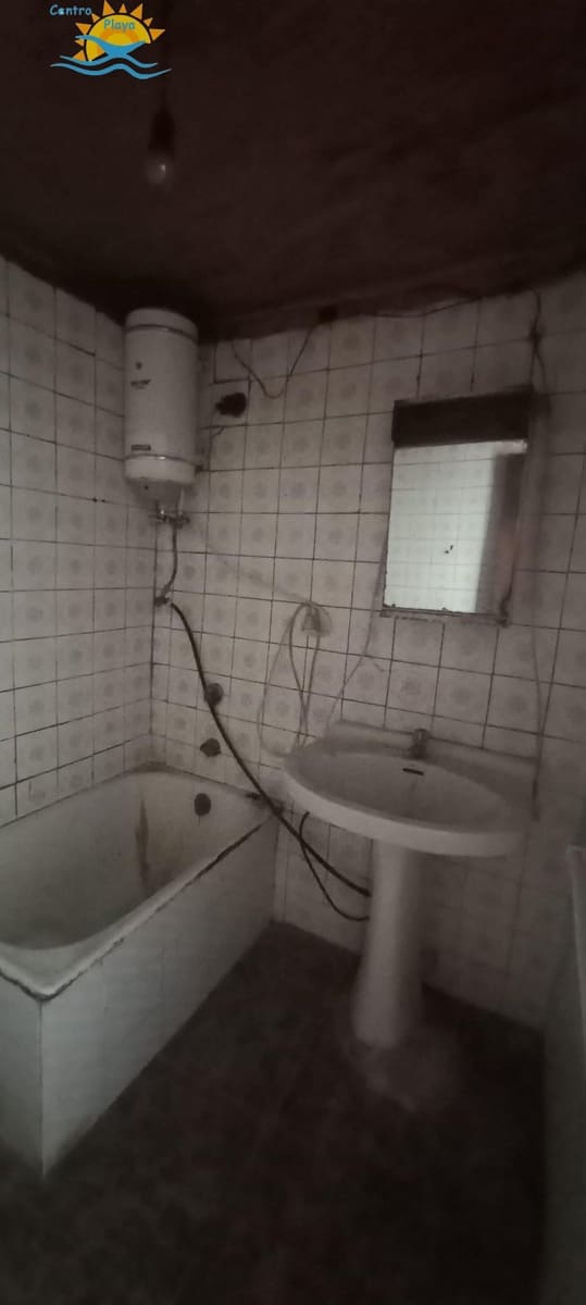 6 soveværelse Byhus til salg i Cabanes - € 45.000 (Ref: 9395535)