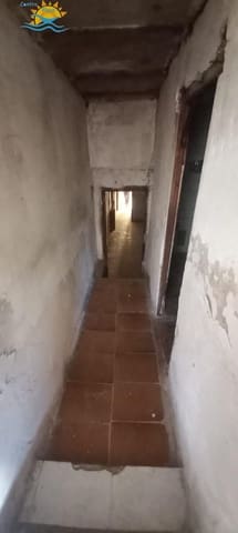 6 soveværelse Byhus til salg i Cabanes - € 45.000 (Ref: 9395535)