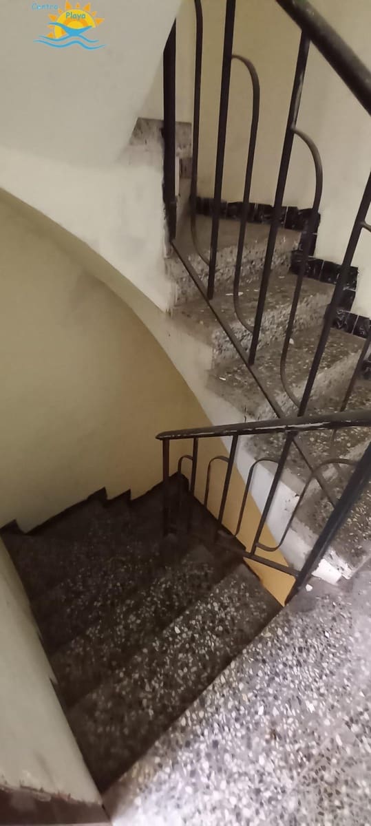 6 soveværelse Byhus til salg i Cabanes - € 45.000 (Ref: 9395535)