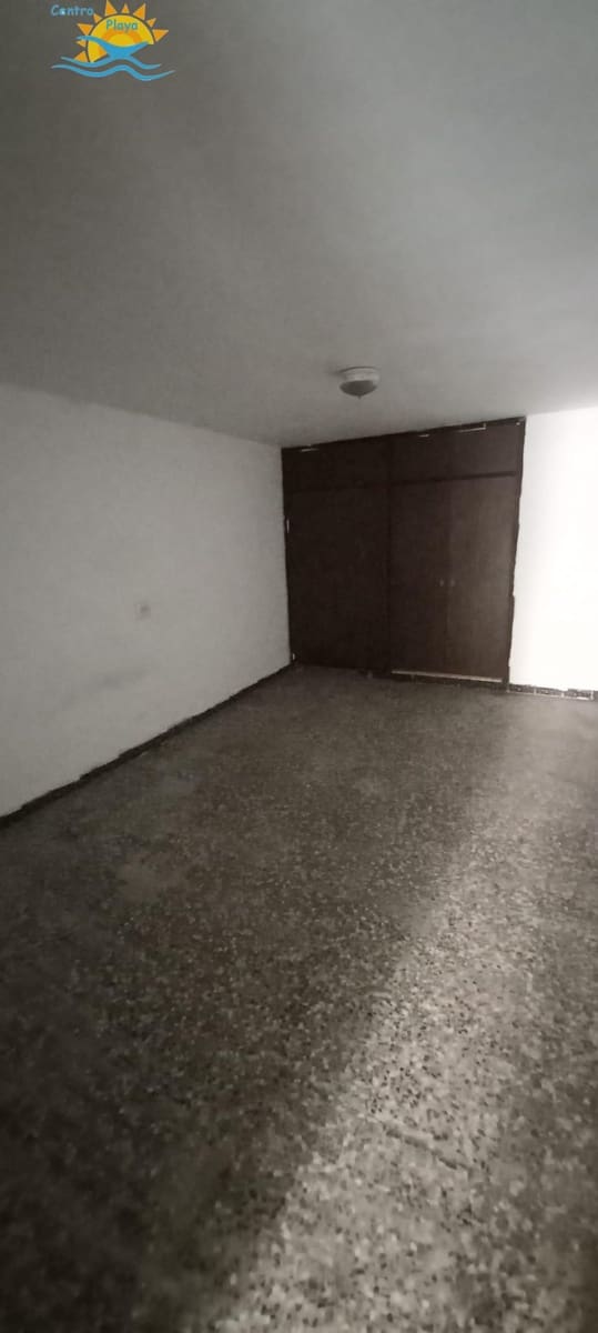 6 soveværelse Byhus til salg i Cabanes - € 45.000 (Ref: 9395535)