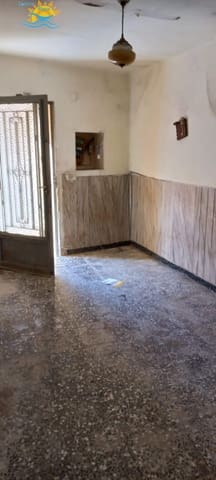 6 soveværelse Byhus til salg i Cabanes - € 45.000 (Ref: 9395535)