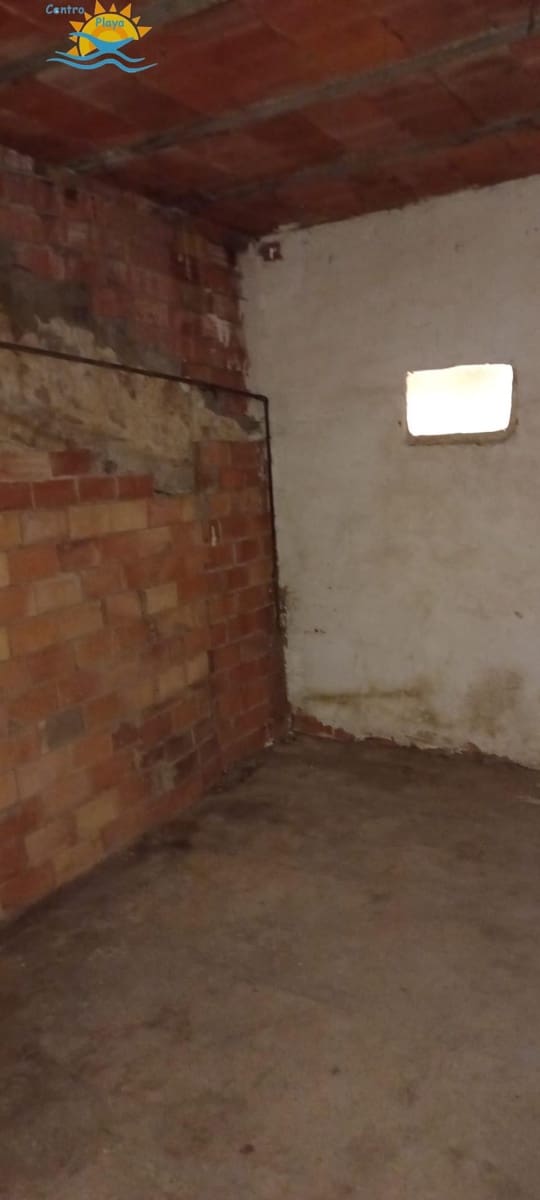 6 soveværelse Byhus til salg i Cabanes - € 45.000 (Ref: 9395535)