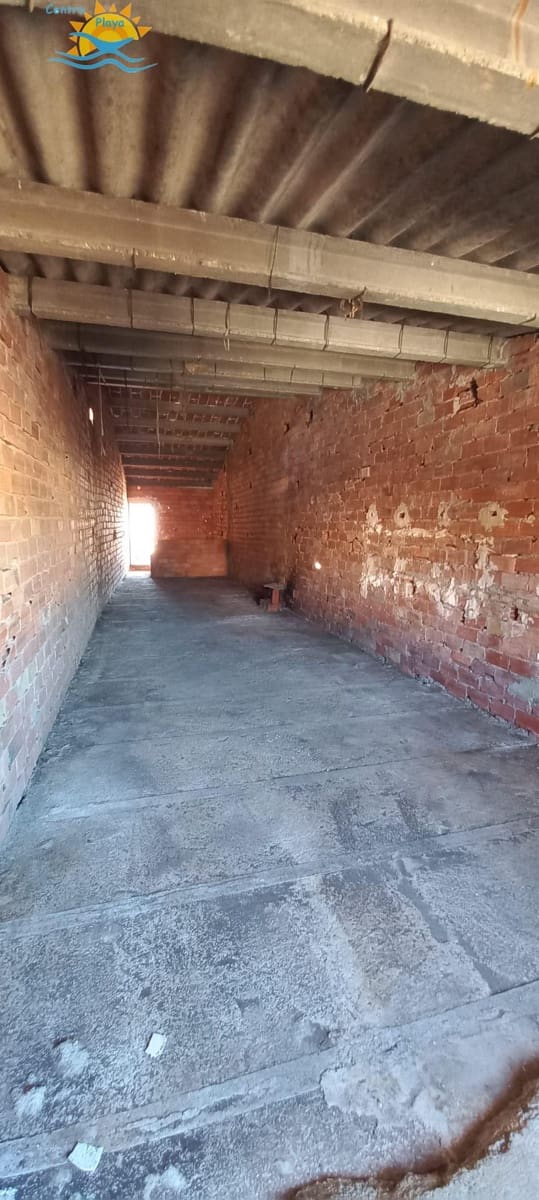 6 soveværelse Byhus til salg i Cabanes - € 45.000 (Ref: 9395535)