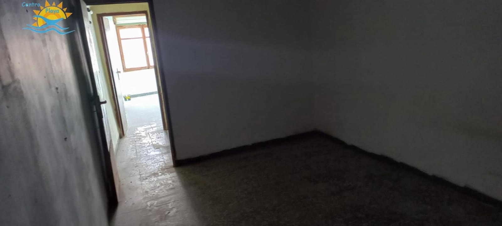 6 soveværelse Byhus til salg i Cabanes - € 45.000 (Ref: 9395535)