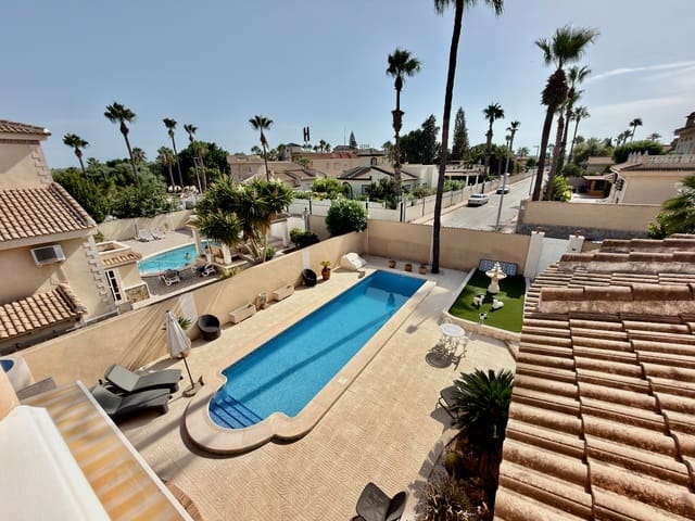4 Zimmer Villa zu verkaufen in Doña Pepa, Rojales mit Pool - 575.000 € (Ref: 10016295)