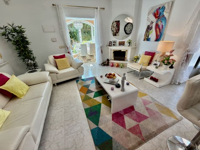 4 Zimmer Villa zu verkaufen in Doña Pepa, Rojales mit Pool - 575.000 € (Ref: 10016295)