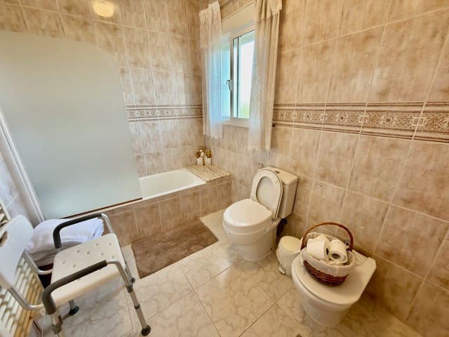 4 Zimmer Villa zu verkaufen in Doña Pepa, Rojales mit Pool - 575.000 € (Ref: 10016295)